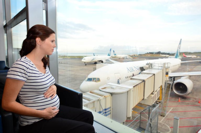 Pregnancy Flight - A Guide to Pregnancy on Pregnant Flights