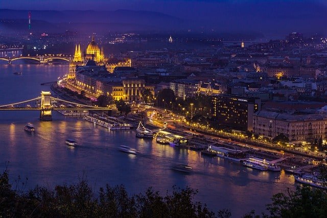 Budapešť