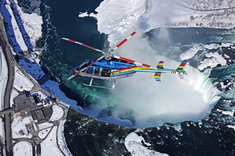 Hubschrauberflug über die Niagarafälle