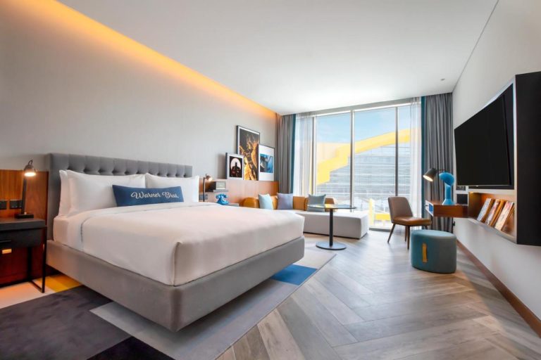 The WB Abu Dhabi, Curio Collection By Hilton