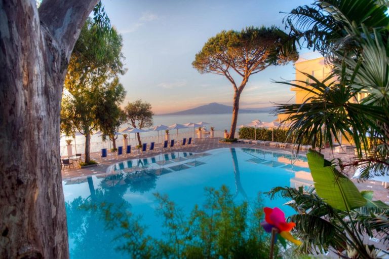 Hotel con piscina a Sorrento