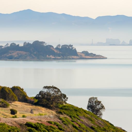 פנורמה עוצרת נשימה של מפרץ סן פרנסיסקו, שצולמה מהנקודה הגבוהה ביותר באי האח המזרחי
