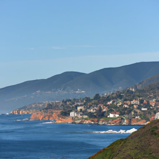 נוף פנורמי של קו החוף של קליפורניה