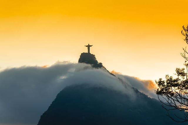 דרום אמריקה היא יעד מעולה לטיול, מבט מרחוק על ריו דה ז'נרו