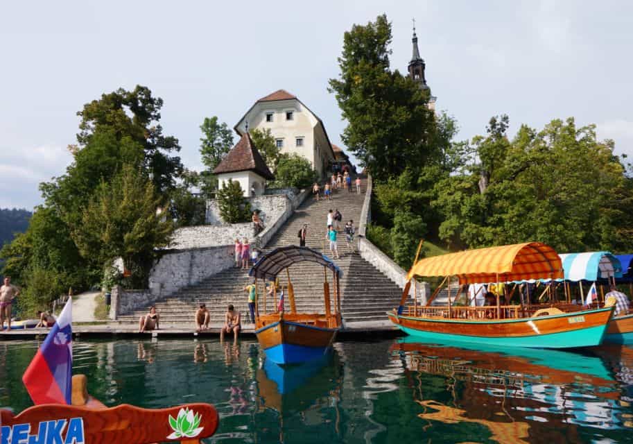 From Ljubljana: Lake Bled Boat Ride & Castle Guided Day Trip