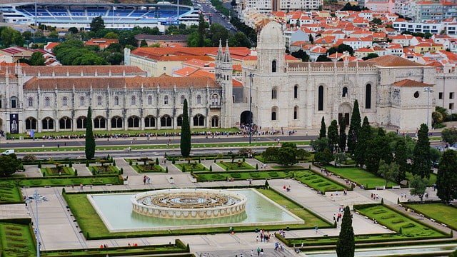 ליסבון, בירת פורטוגל, היא עיר שבה ההיסטוריה נפגשת עם המודרניות באופן המרשים ביותר