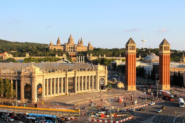ברצלונה היא אחת הערים המרתקות ביותר באירופה, עם היסטוריה עשירה, תרבות תוססת ואדריכלות מרהיבה.