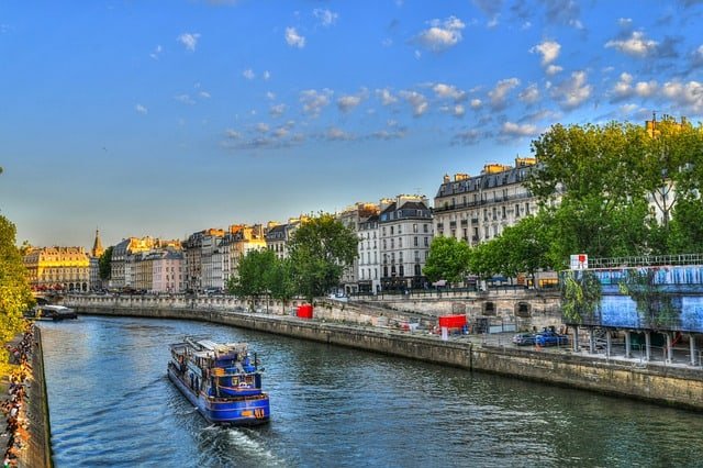 cruzeiro pelos canais de paris