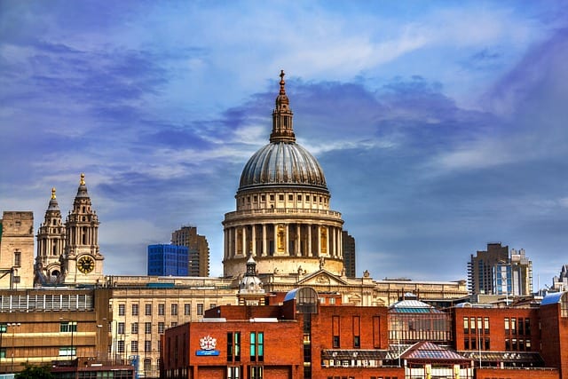 לונדון ידועה בהיסטוריה עשירה, תרבות עשירה, ואדריכלות מרשימה